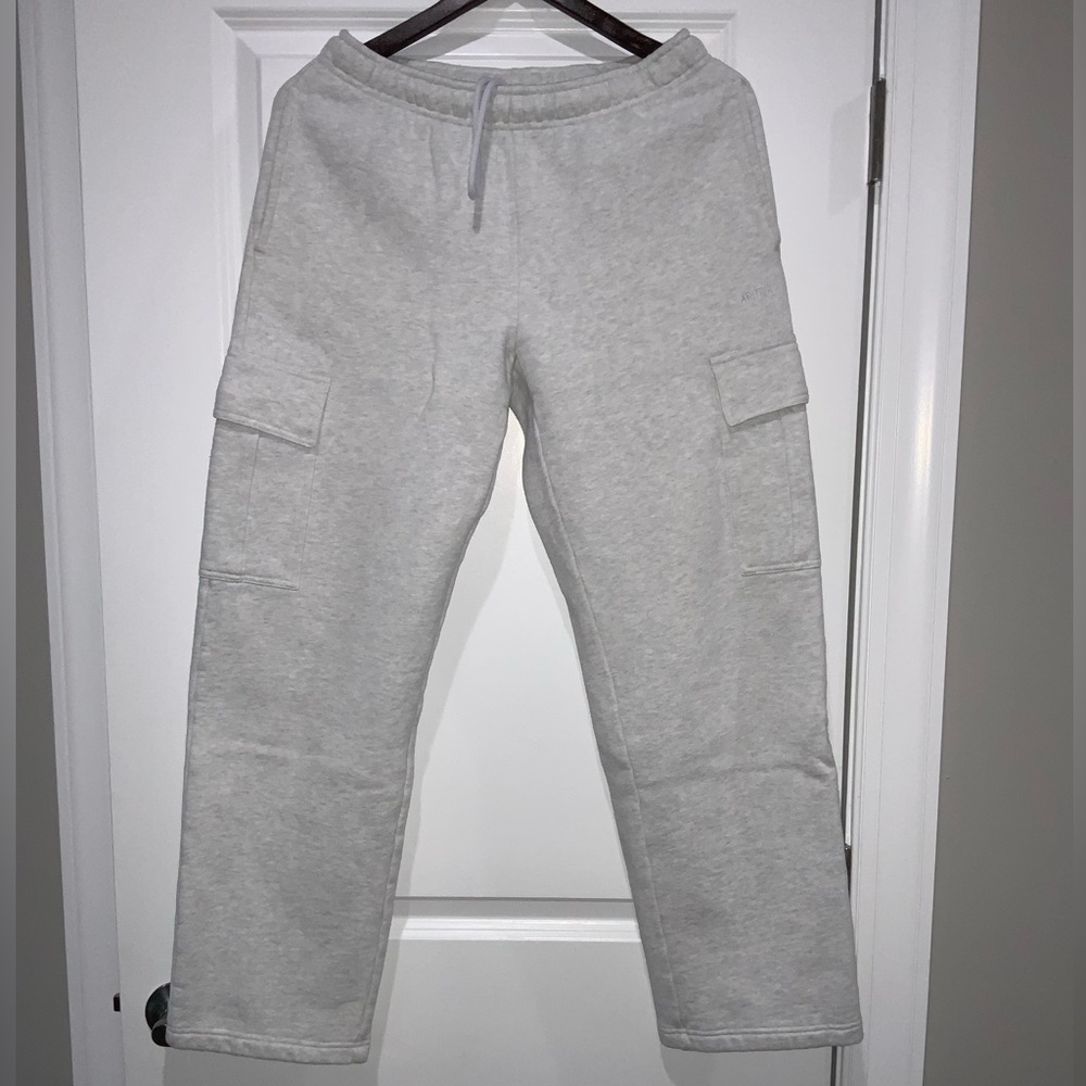 ARITZIA Light Gray Mega Fit Cargo Sweatfleece